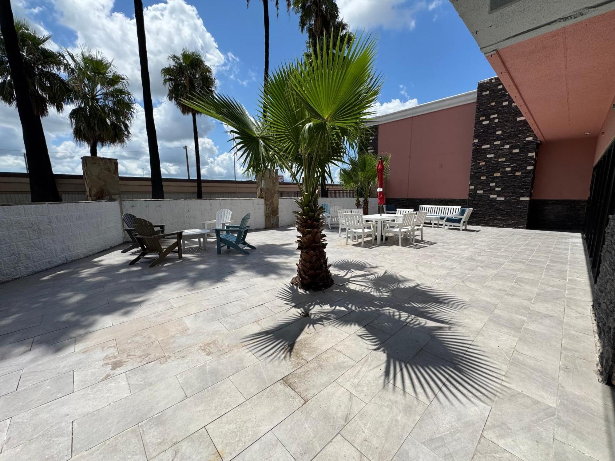 Baymont By Wyndham Corpus Christi Airport Hotel Bagian luar foto