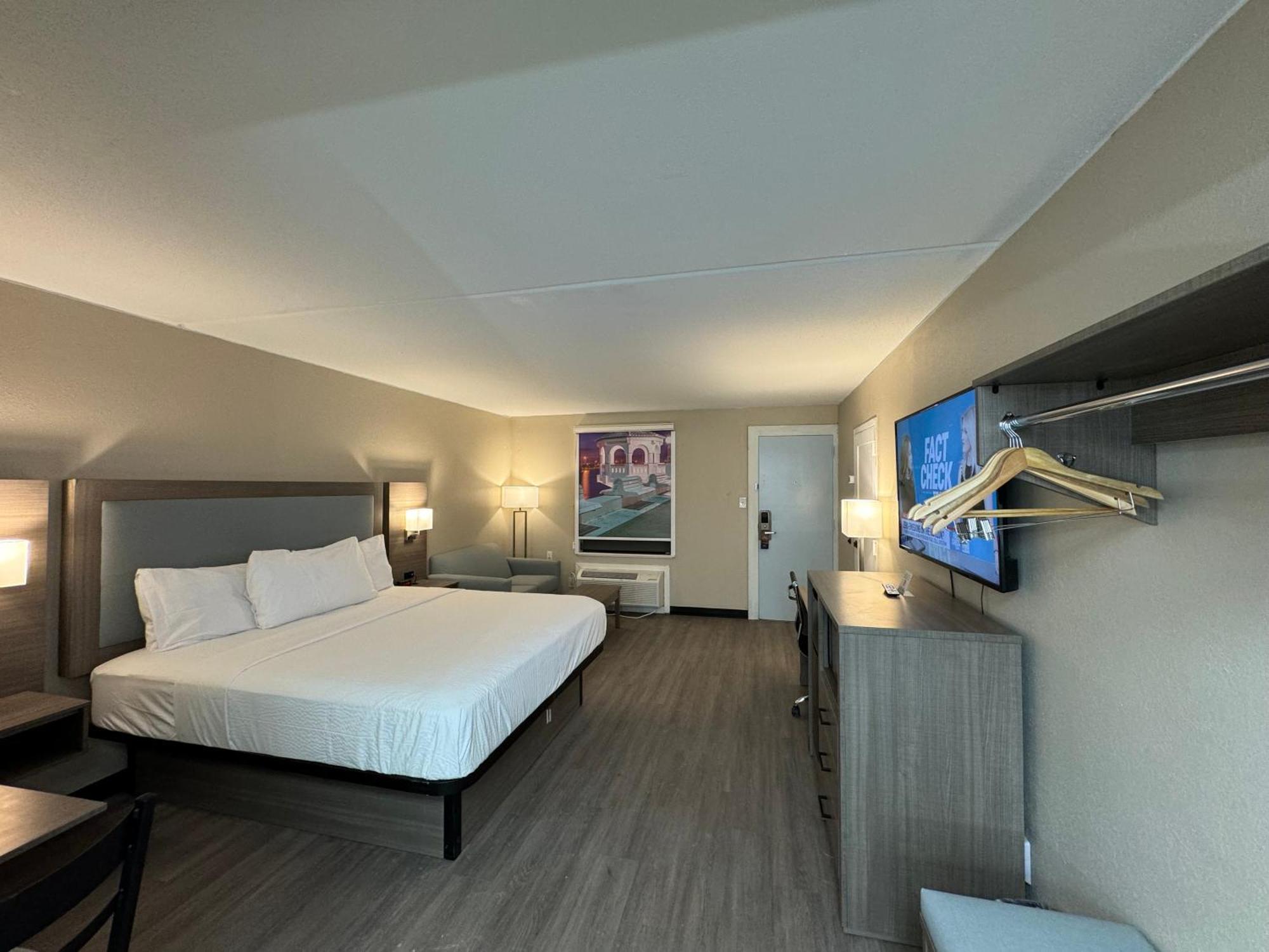 Baymont By Wyndham Corpus Christi Airport Hotel Bagian luar foto