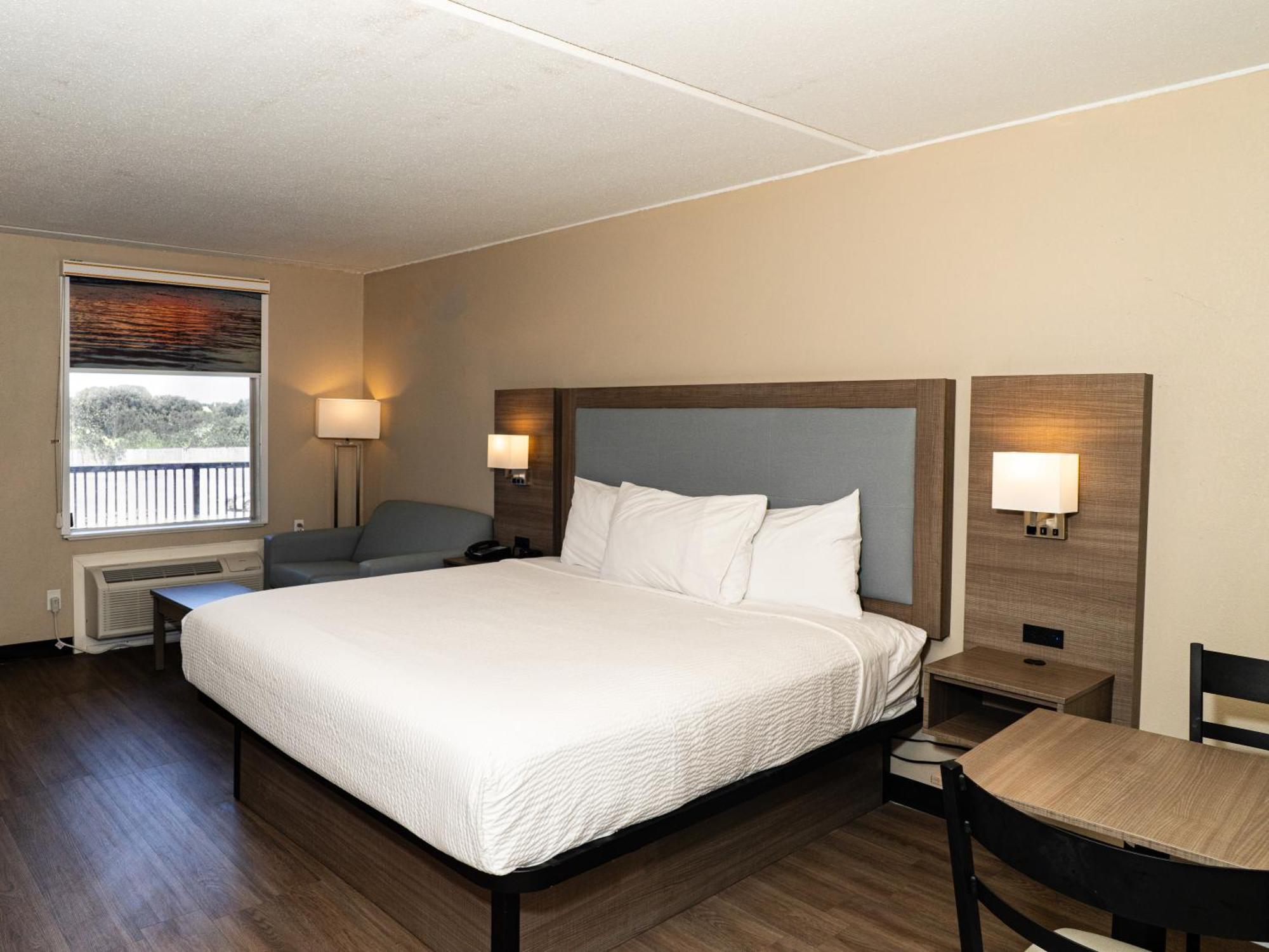 Baymont By Wyndham Corpus Christi Airport Hotel Bagian luar foto