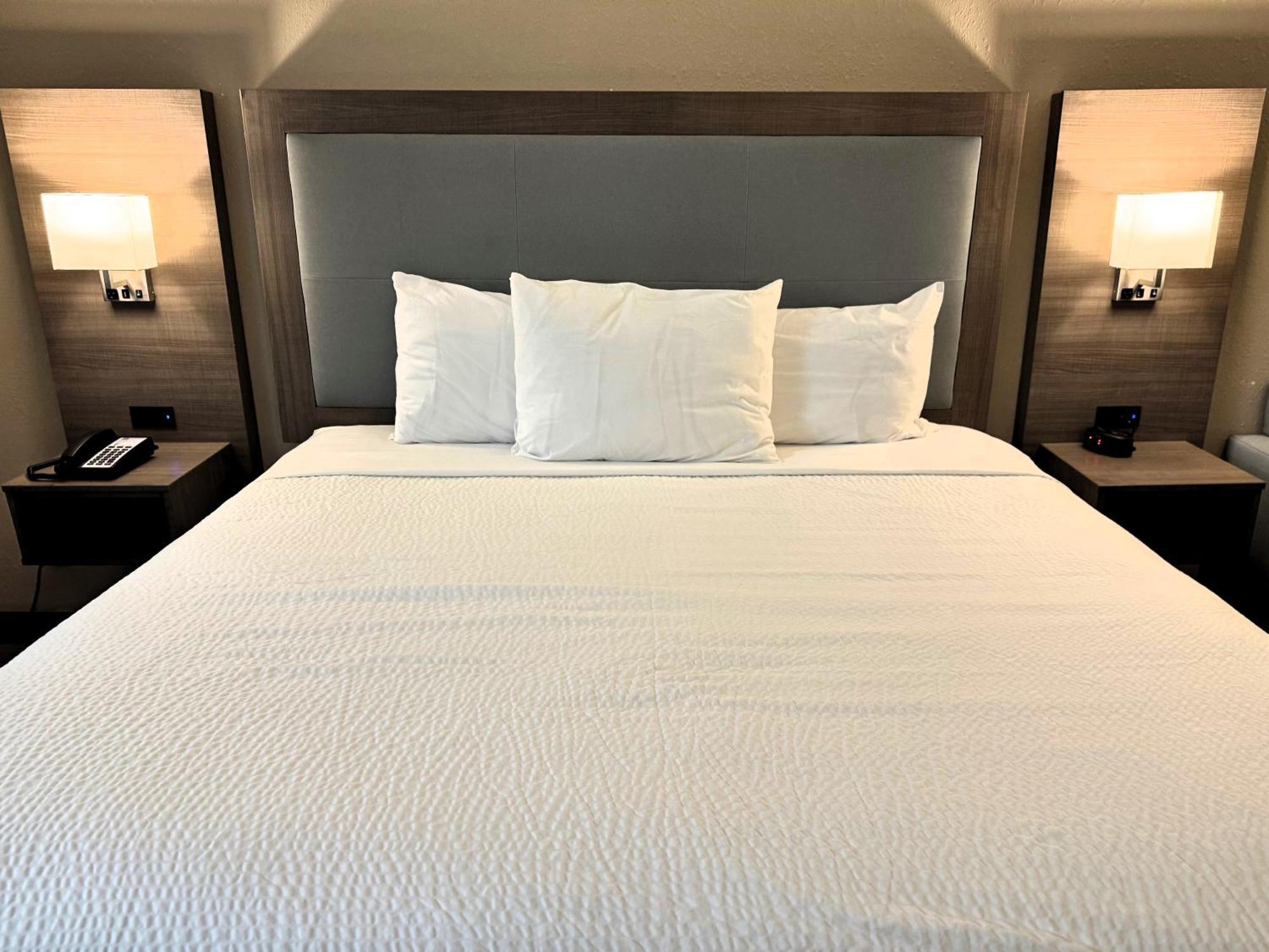 Baymont By Wyndham Corpus Christi Airport Hotel Bagian luar foto