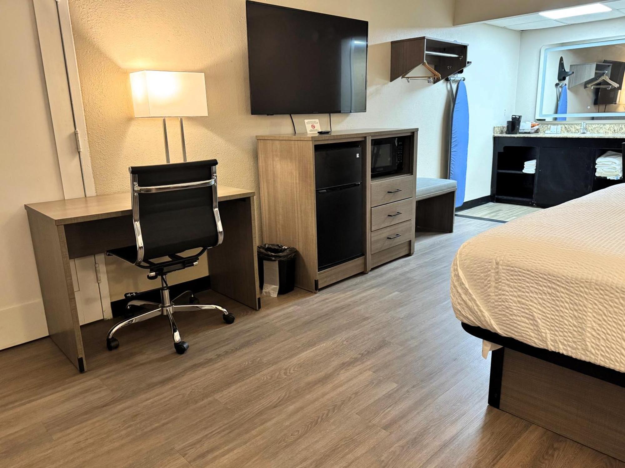 Baymont By Wyndham Corpus Christi Airport Hotel Bagian luar foto