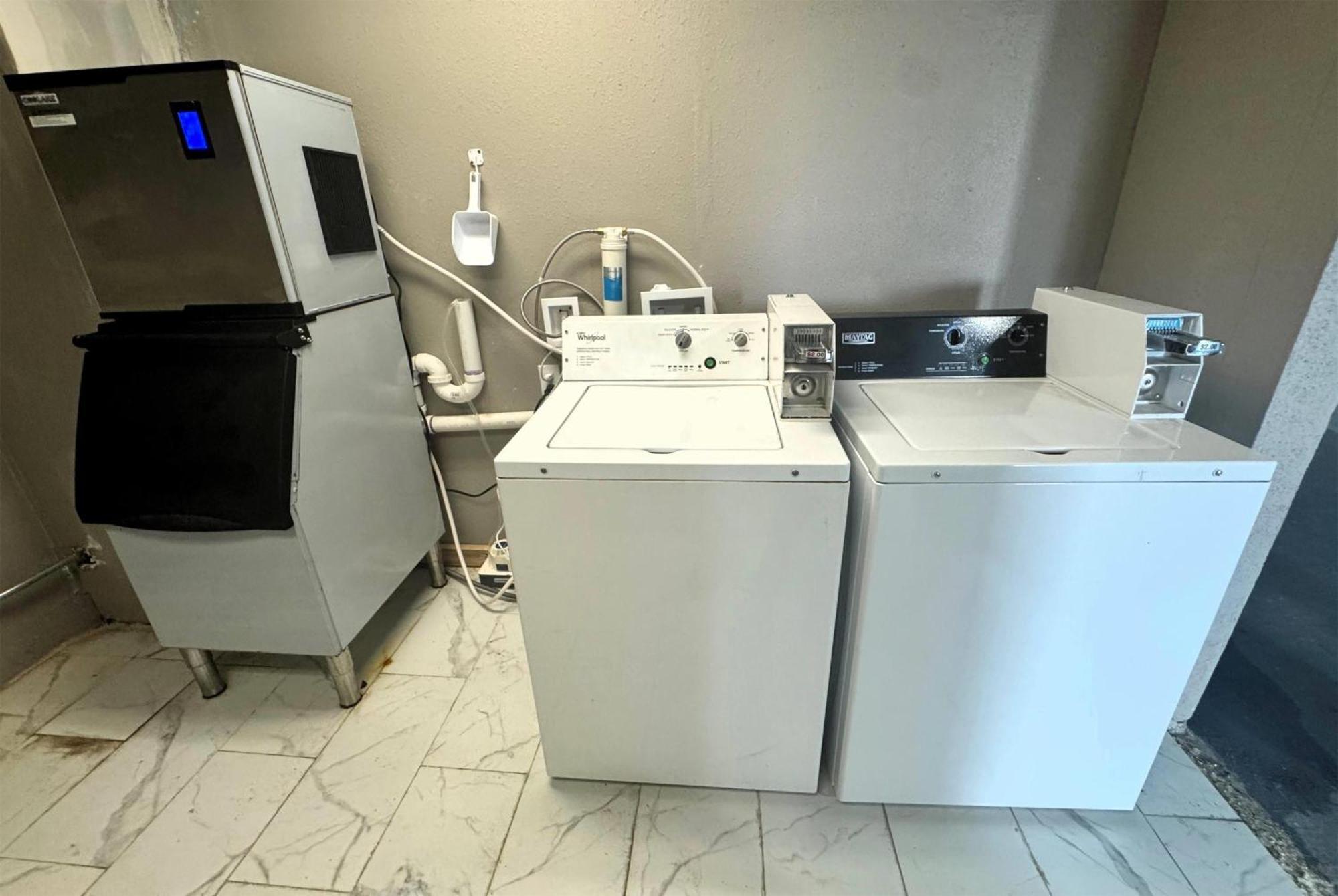 Baymont By Wyndham Corpus Christi Airport Hotel Bagian luar foto