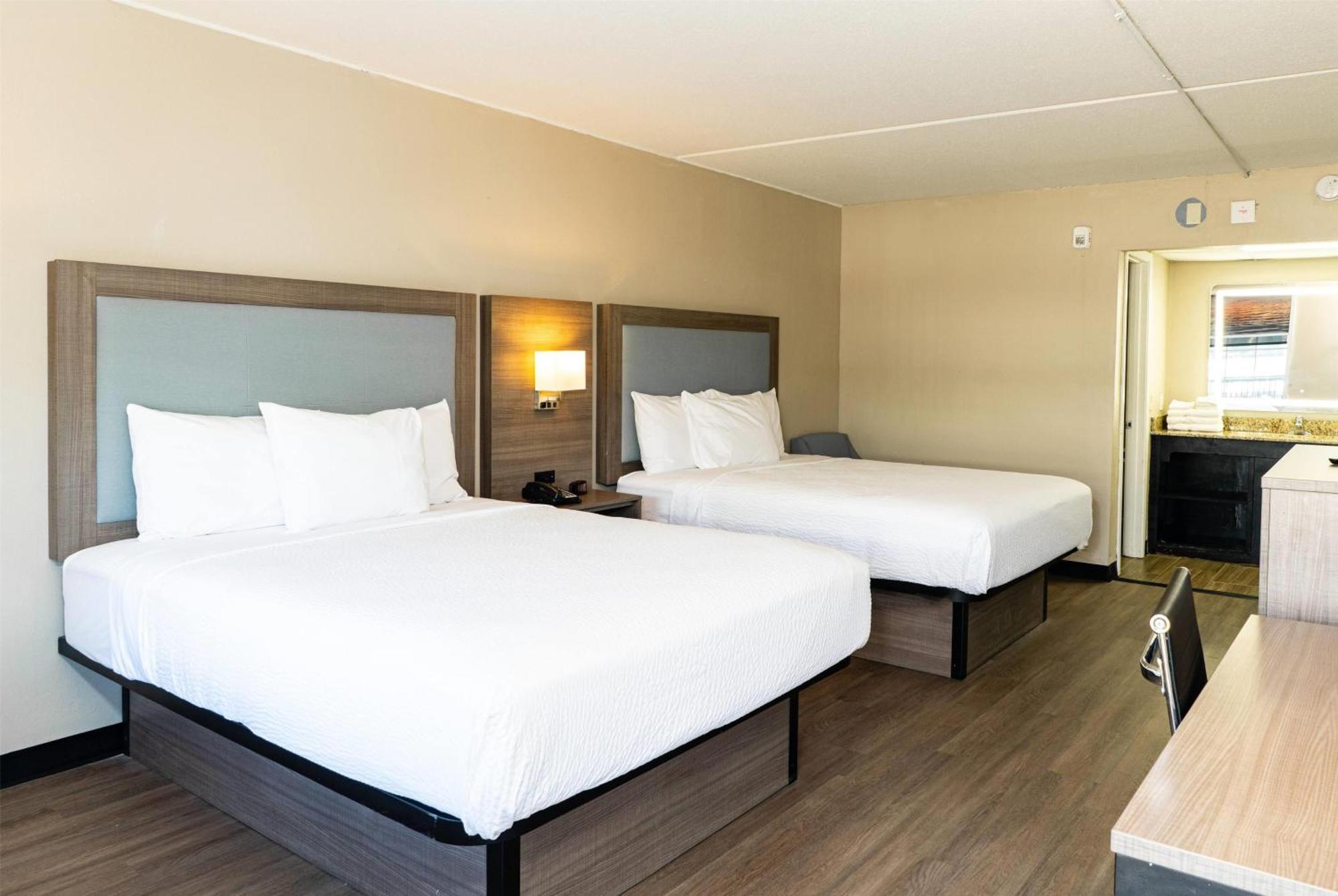 Baymont By Wyndham Corpus Christi Airport Hotel Bagian luar foto