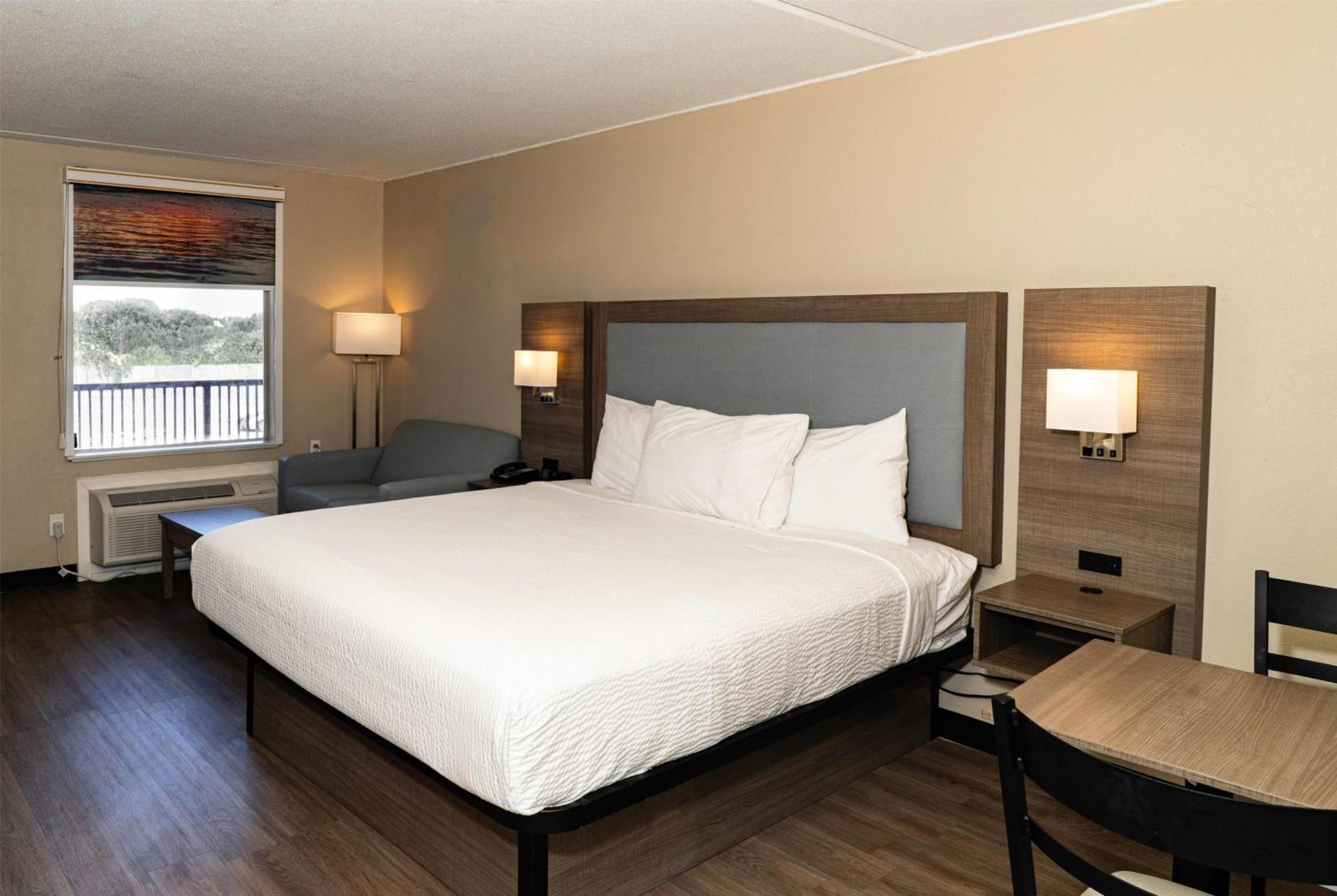Baymont By Wyndham Corpus Christi Airport Hotel Bagian luar foto