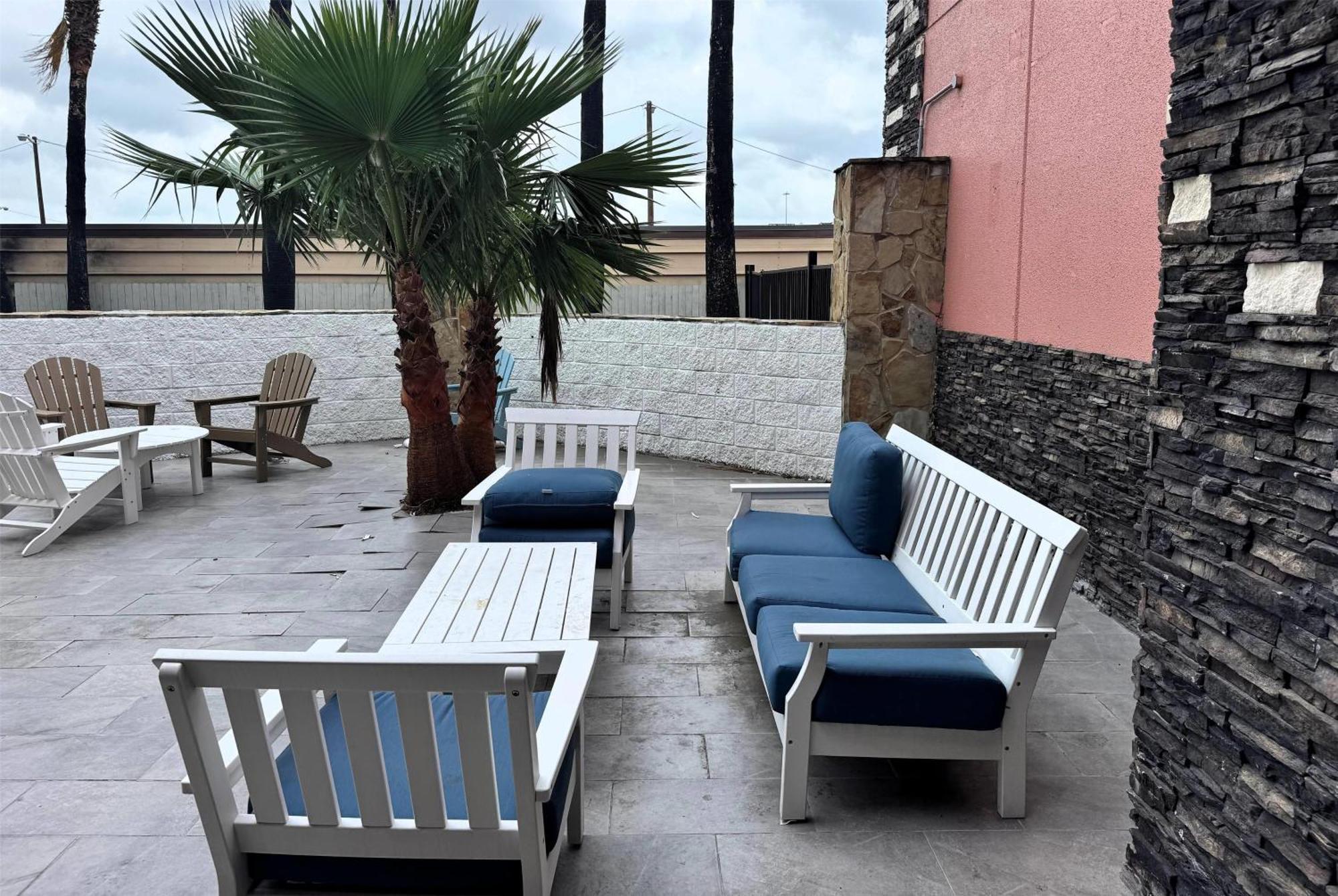 Baymont By Wyndham Corpus Christi Airport Hotel Bagian luar foto